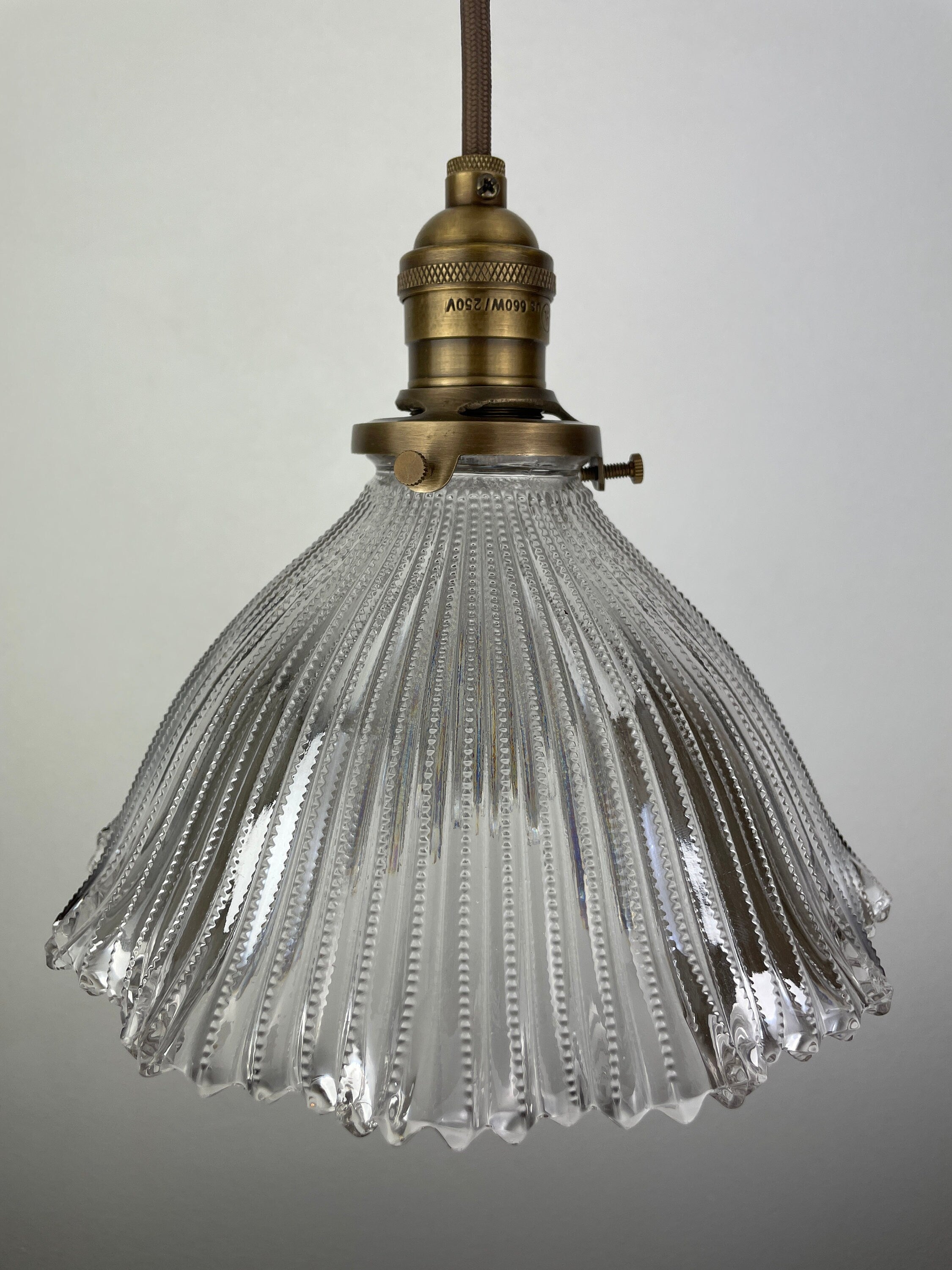 Art Deco ruffled prismatic 8